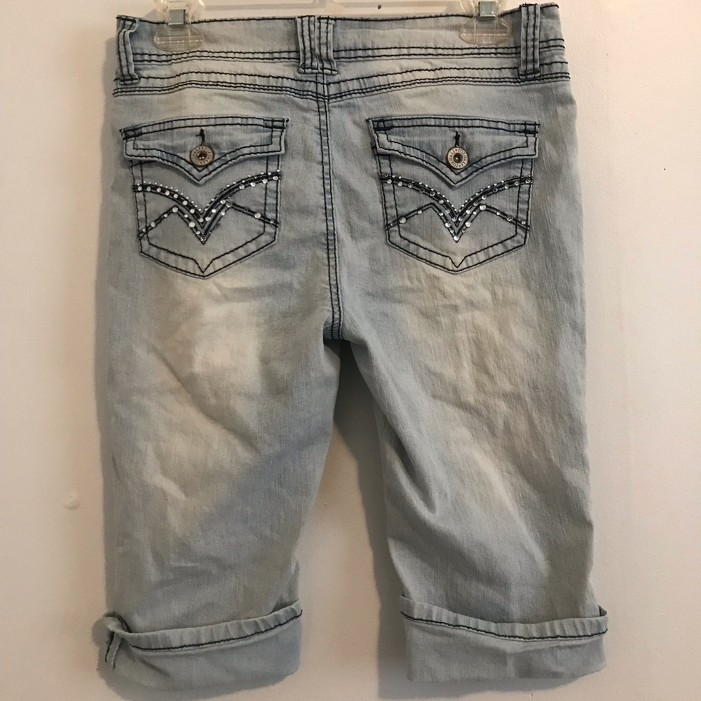 Nice Capris - Picture 2 of 2